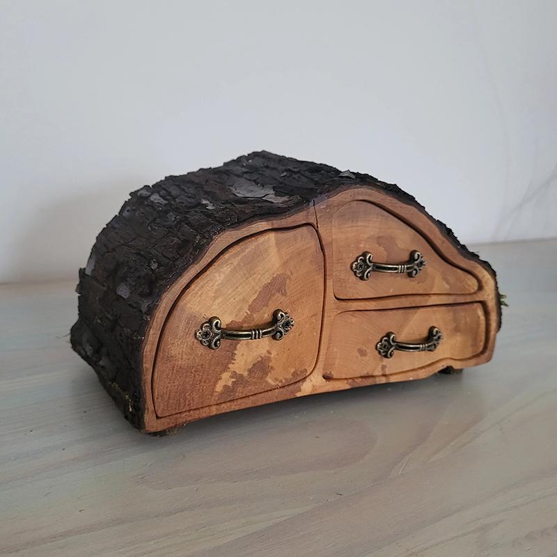 ECO friendly Jewelry Pear Log Box with Bark