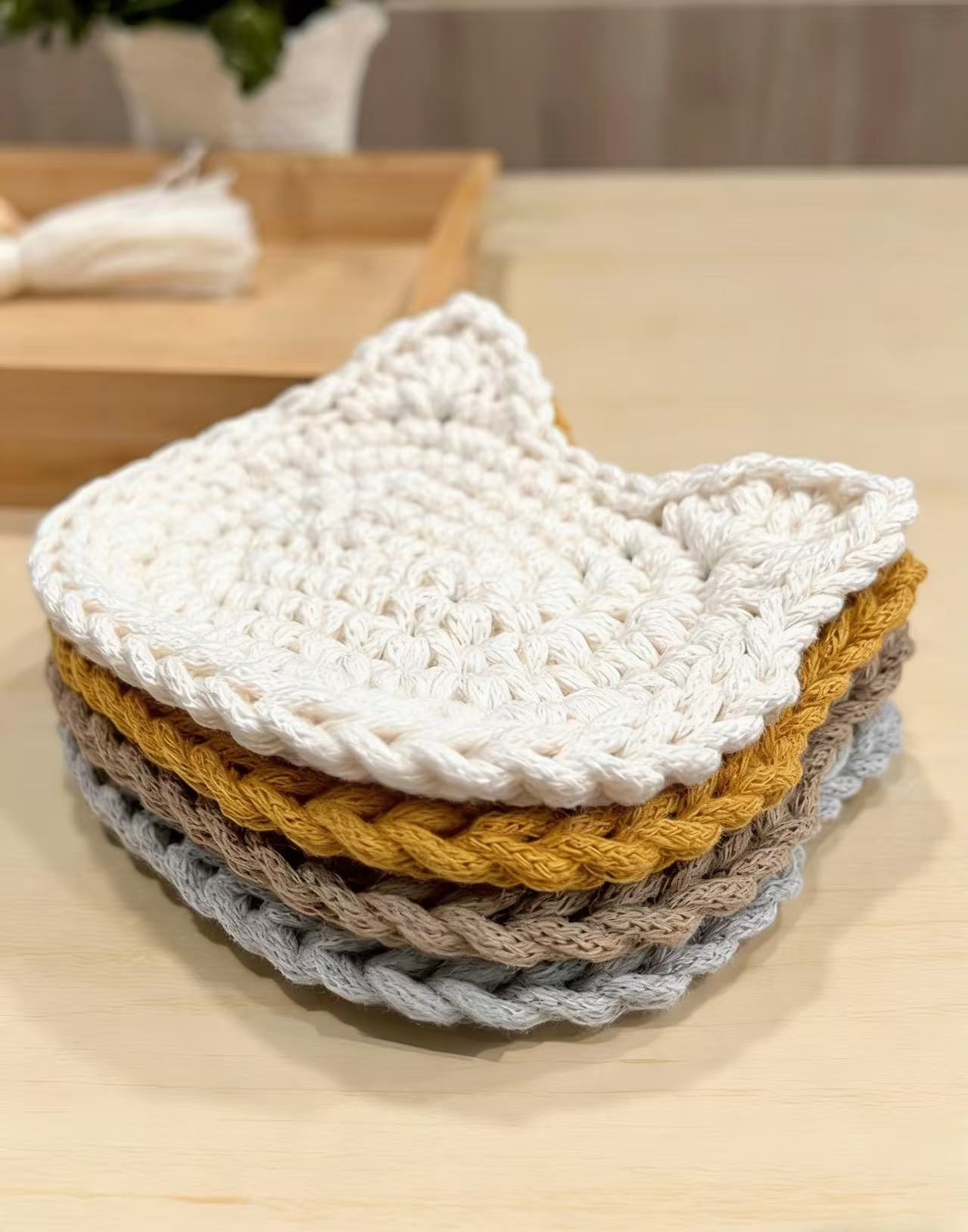 Sous-verres chat au crochet, lot de 4 ou 6 avec support