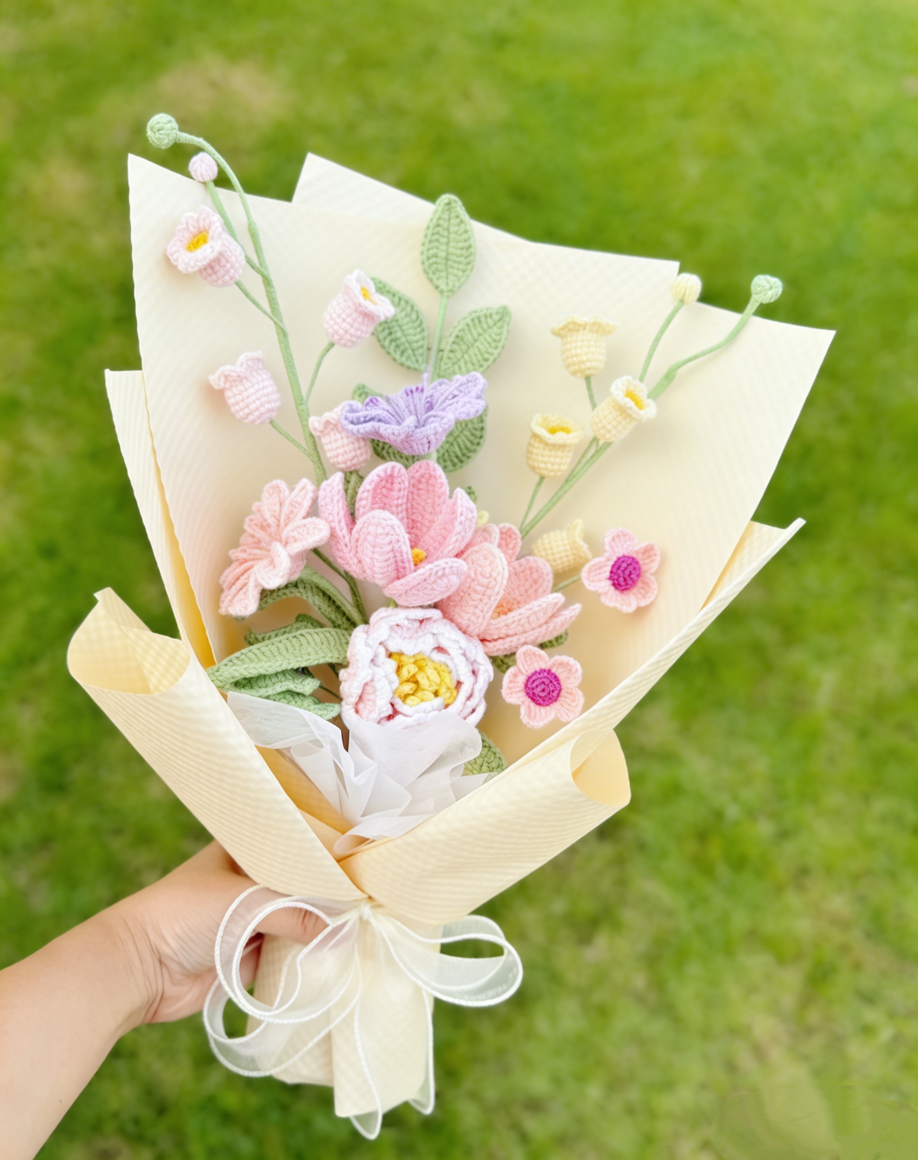 Bouquet de fleurs au crochet, pivoines roses déco maison romantique