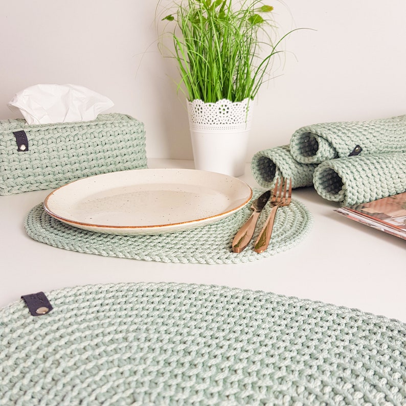 Ensemble de sets de table ovales crochetés, style minimaliste fait main