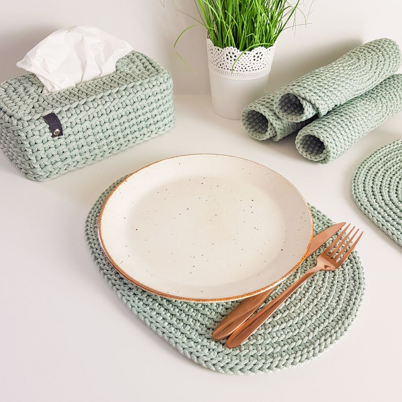 Ensemble de sets de table ovales crochetés, style minimaliste fait main
