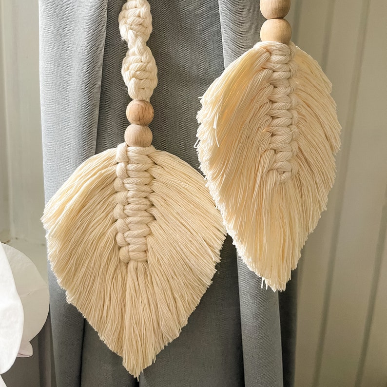 Embrasse de rideau en macramé feuille pour déco bohème salon