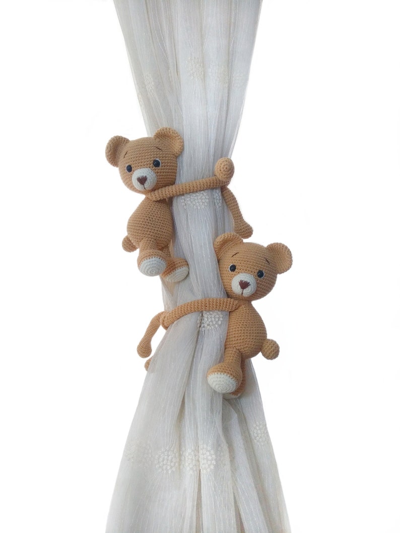 Embrasse de rideau crochet ours beige amigurumi décoration