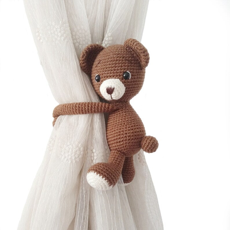 Embrasse de rideau crochet ours beige amigurumi décoration