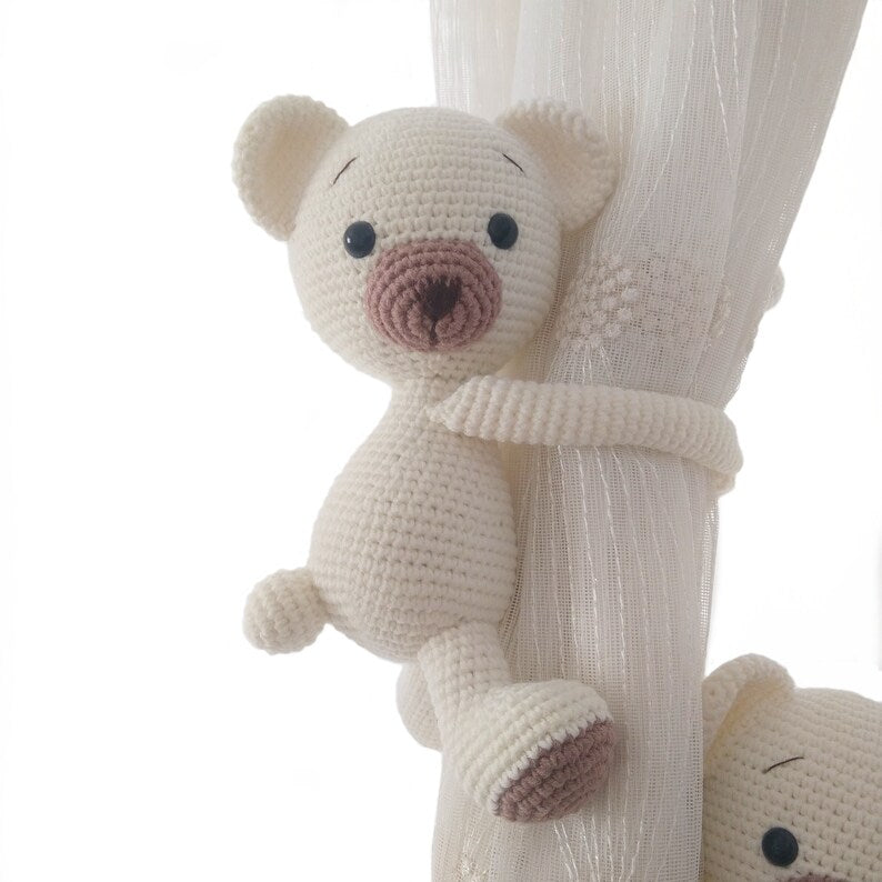 Embrasse de rideau crochet ours beige amigurumi décoration