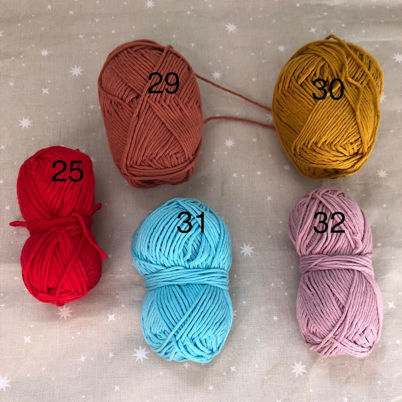 Dessous de verre fleur au crochet, dessous de verre fait main, dessous de verre marguerite, cadeau lumineux, décoration d'intérieur, dessous de verre table basse, 100 % coton