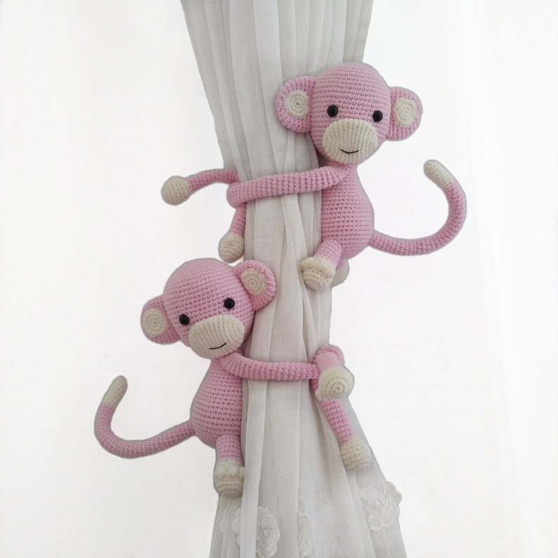 Embrasse de rideau crochet singe marron amigurumi décoration