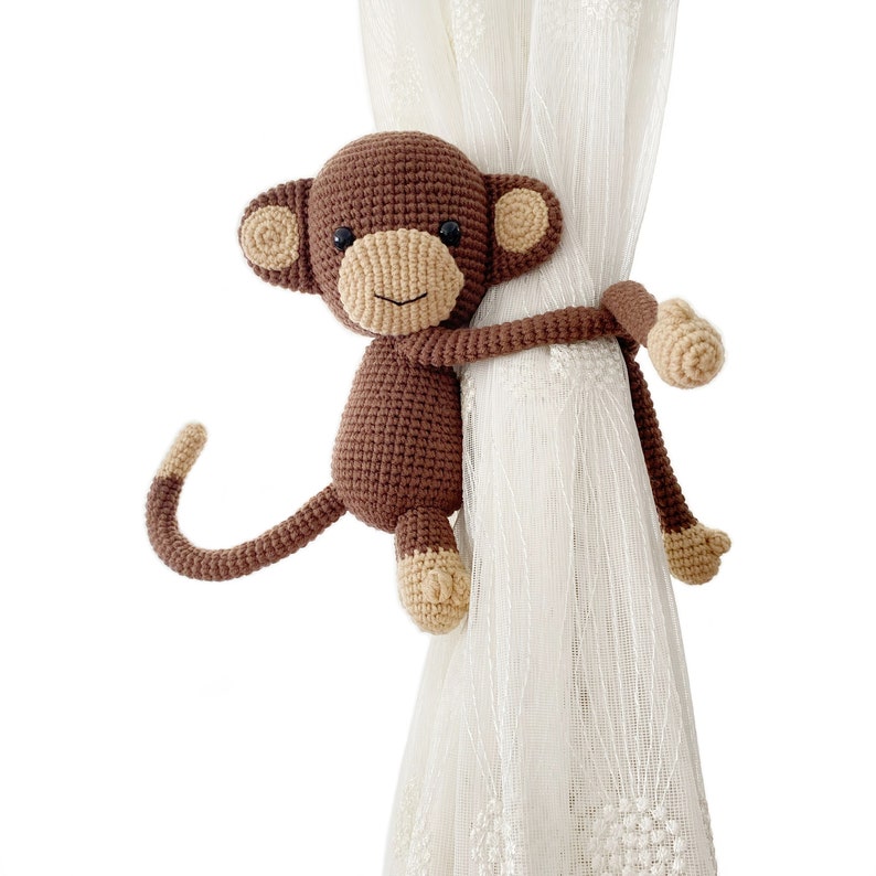 Embrasse de rideau crochet singe marron amigurumi décoration