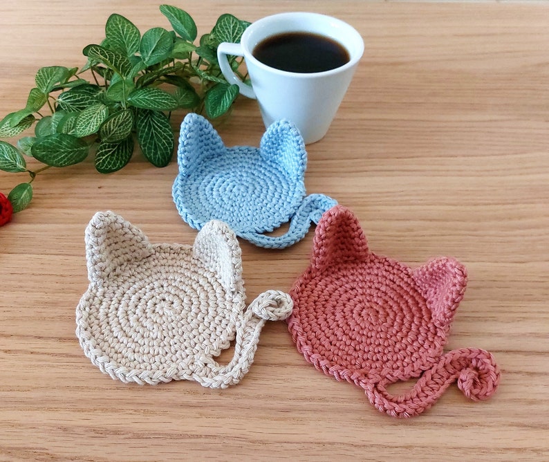 Sous-verres chat au crochet, idée cadeau déco table basse