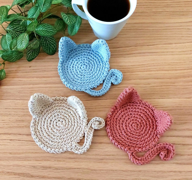 Sous-verres chat au crochet, idée cadeau déco table basse