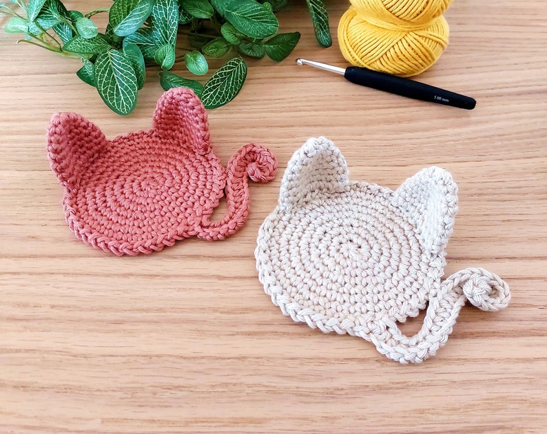 Sous-verres chat au crochet, idée cadeau déco table basse