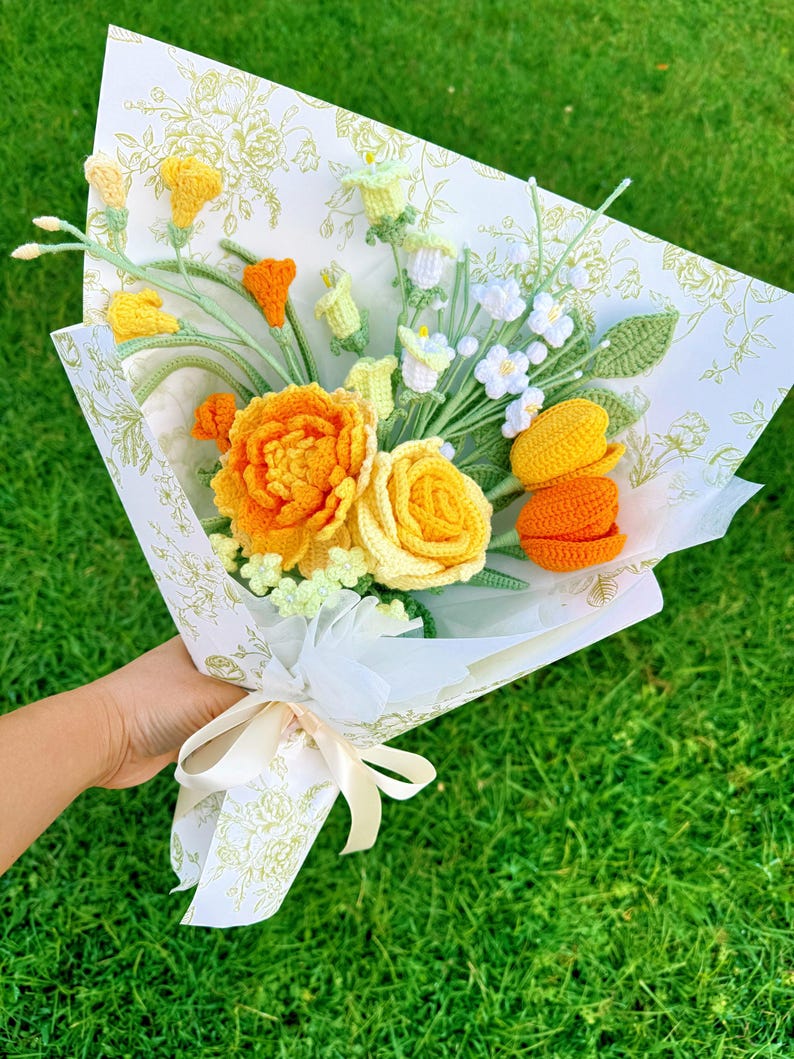 Bouquet de fleurs au crochet, pivoines tulipe rose gypsophile décoratif