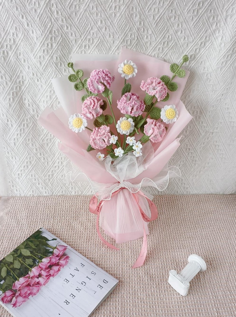 Bouquet de fleurs au crochet, œillets roses et blancs fête des mères