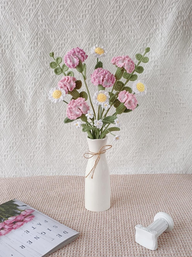 Bouquet de fleurs au crochet, œillets roses et blancs fête des mères
