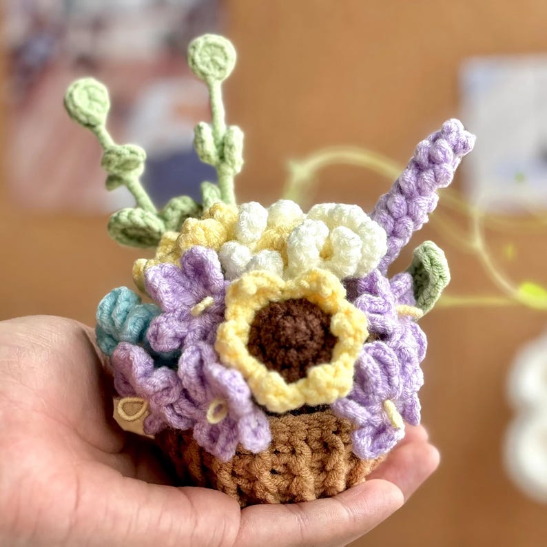 Suspension patron crochet panier fleurs tournesols roses marguerites