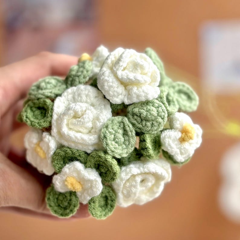 Suspension patron crochet panier fleurs tournesols roses marguerites