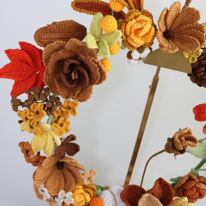 Couronne florale automne au crochet pour décoration murale et porte