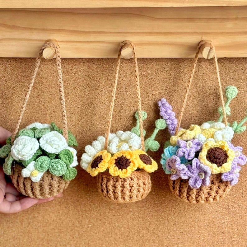 Suspension patron crochet panier fleurs tournesols roses marguerites