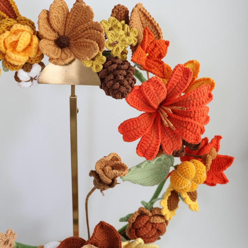 Couronne florale automne au crochet pour décoration murale et porte
