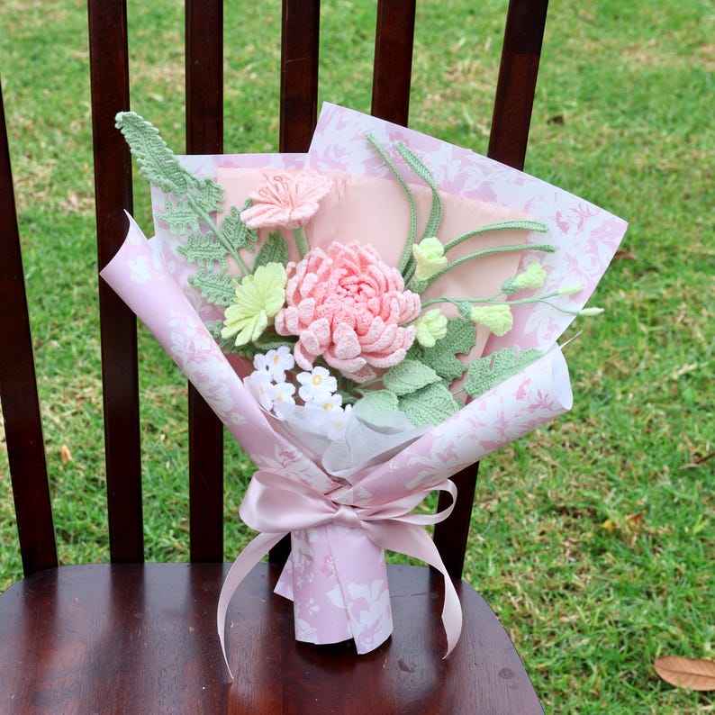 Bouquet de fleurs au crochet, dahlias roses tricotées déco maison