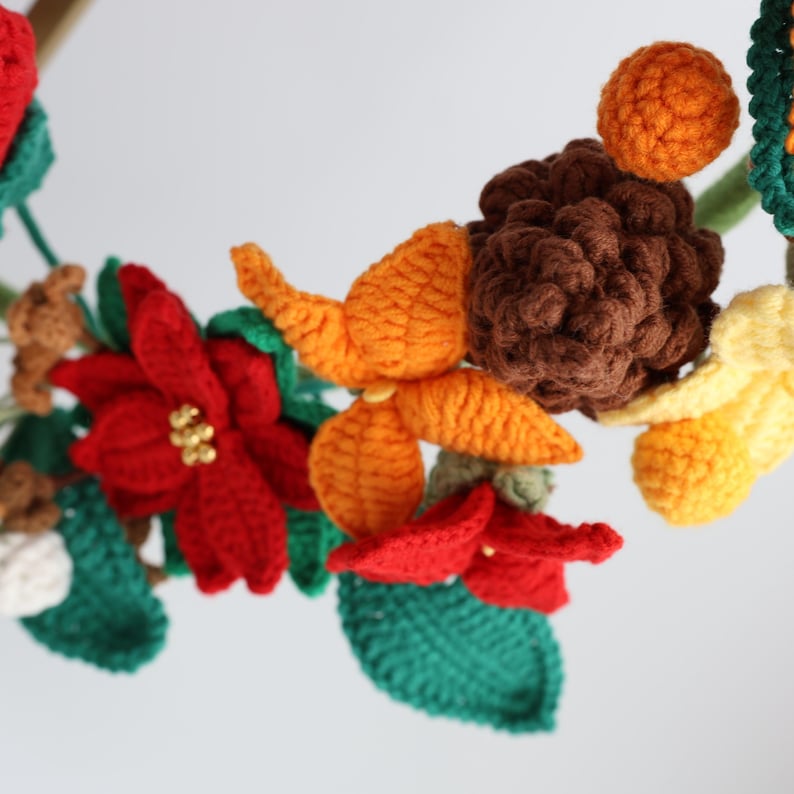 Couronne de fleurs de Noël au crochet faite main - Décoration murale florale des fêtes rouge et orange, Couronne de poinsettia au crochet pour la décoration de Noël
