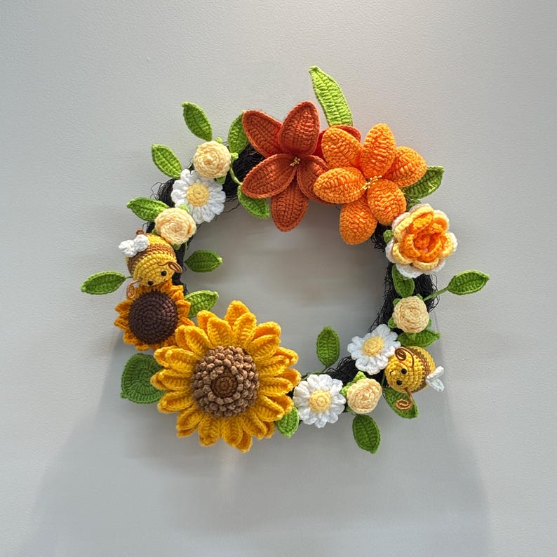 Couronne colorée au crochet pour décoration murale et porte d’entrée