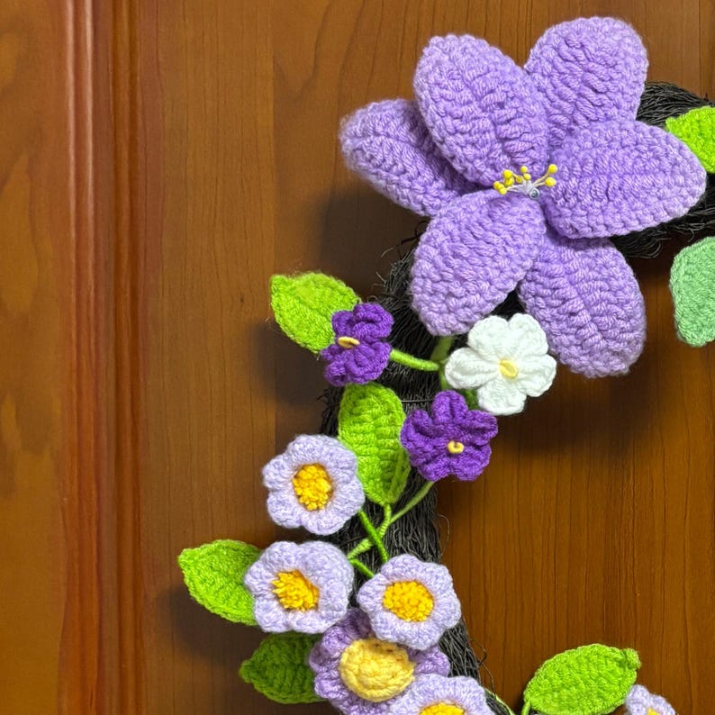 Couronne arc-en-ciel au crochet faite main, décoration murale en laine colorée, style bohème pour porte d'entrée, élément décoratif pour la maison toute l'année, décoration pour chambre d'enfant