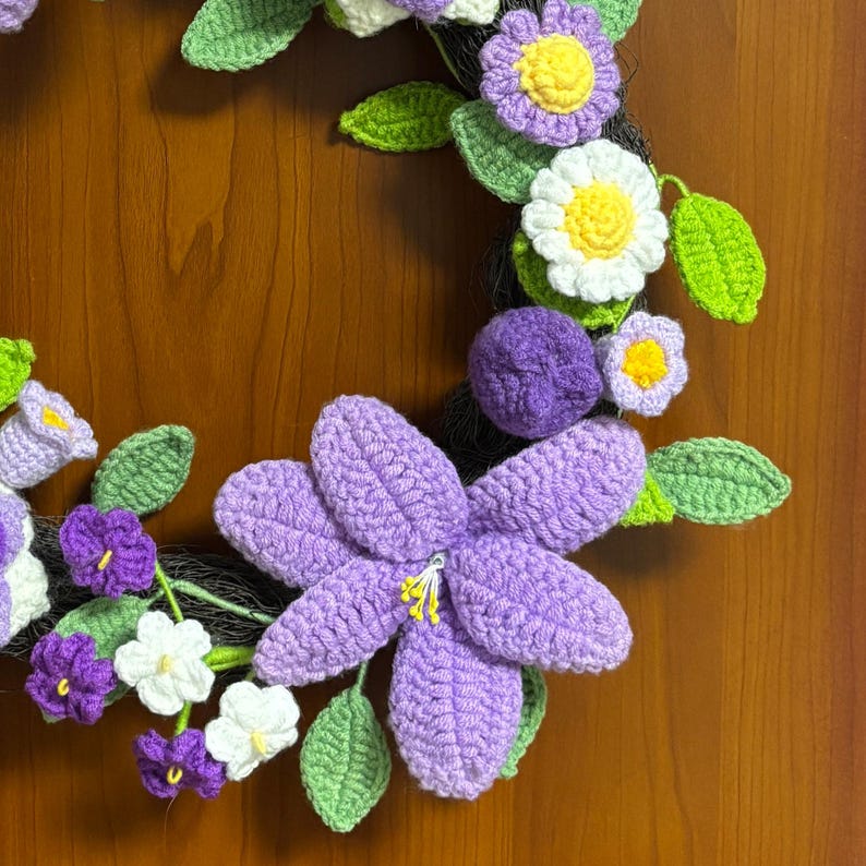 Couronne arc-en-ciel au crochet faite main, décoration murale en laine colorée, style bohème pour porte d'entrée, élément décoratif pour la maison toute l'année, décoration pour chambre d'enfant