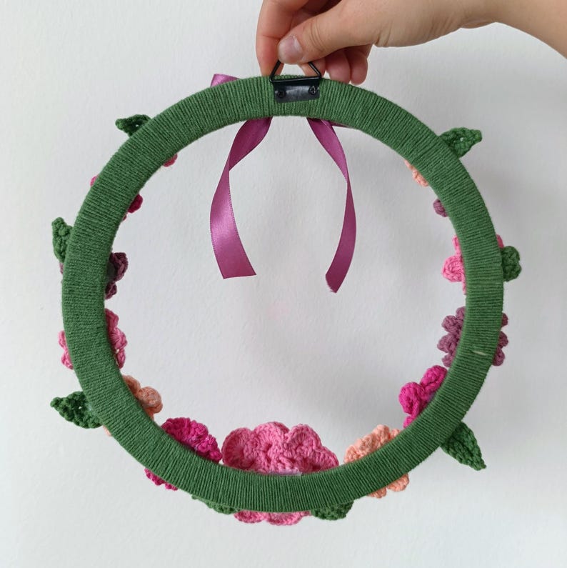 Couronne de fleurs au crochet Jardin rose 27 cm décoration bohème