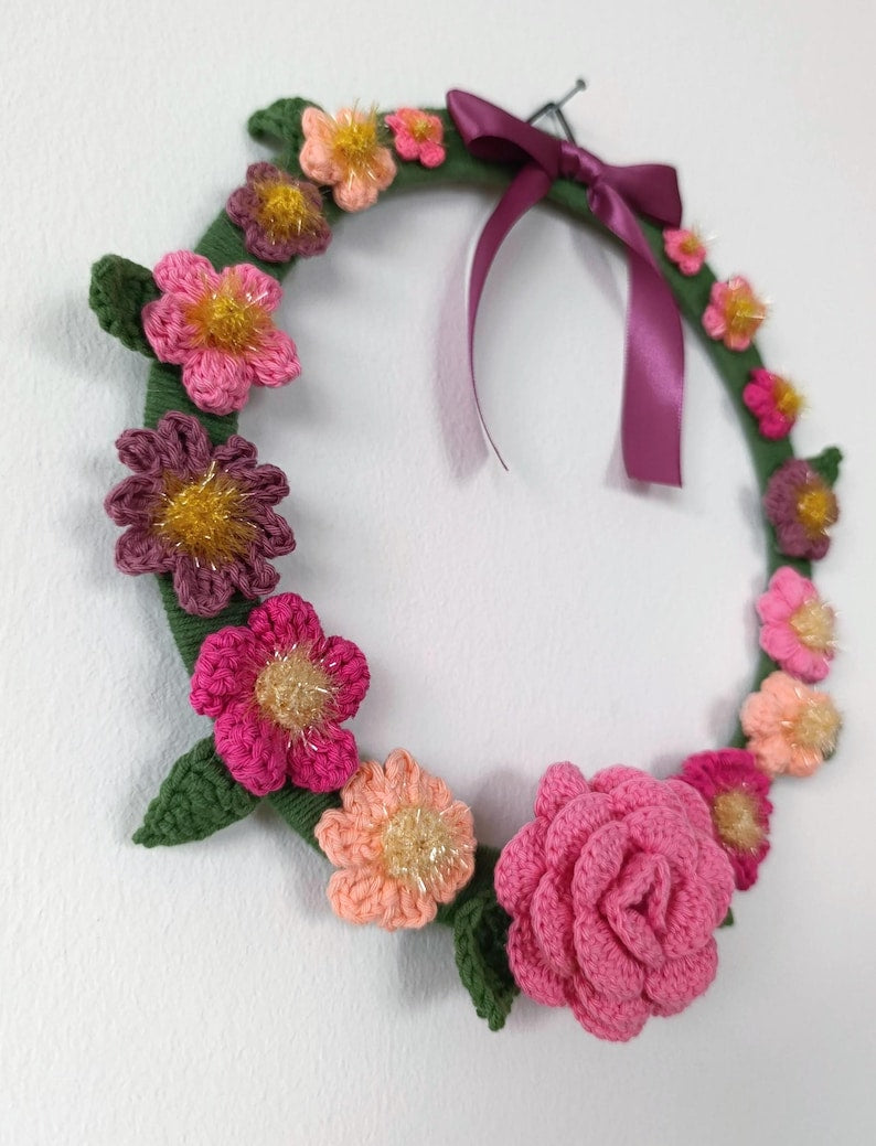 Couronne de fleurs au crochet Jardin rose 27 cm décoration bohème