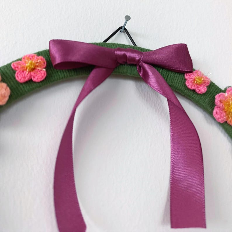 Couronne de fleurs au crochet Jardin rose 27 cm décoration bohème