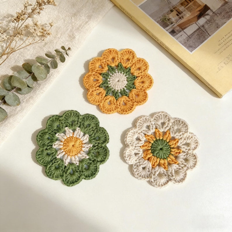 Sous-verres marguerite et tournesol au crochet en coton bohème
