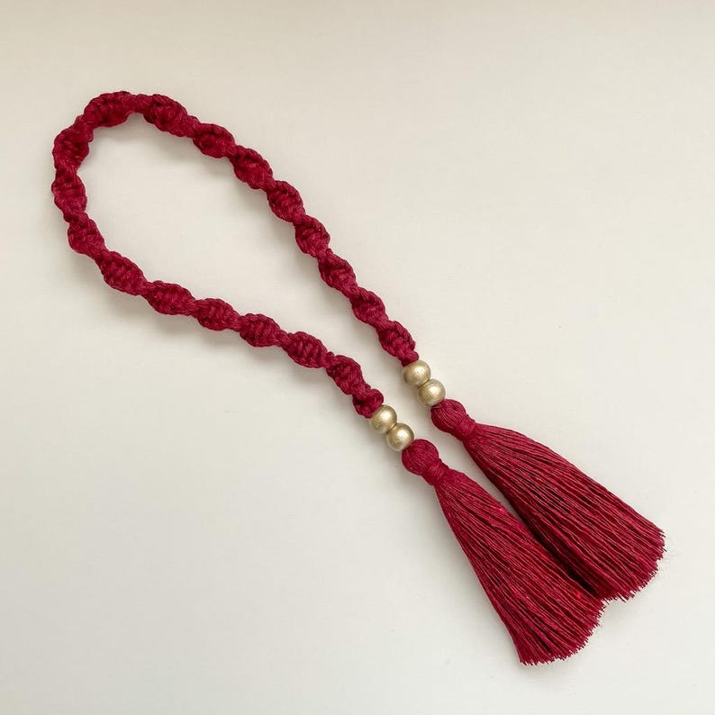 Embrasse de rideau en macramé avec frange et perles dorées