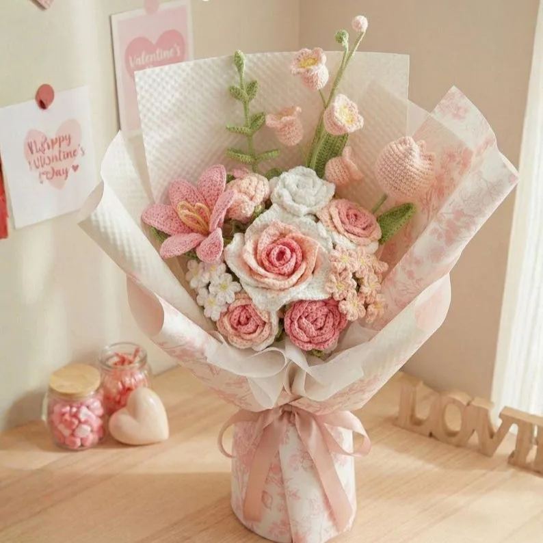 Bouquet de fleurs au crochet, roses roses cadeau romantique anniversaire