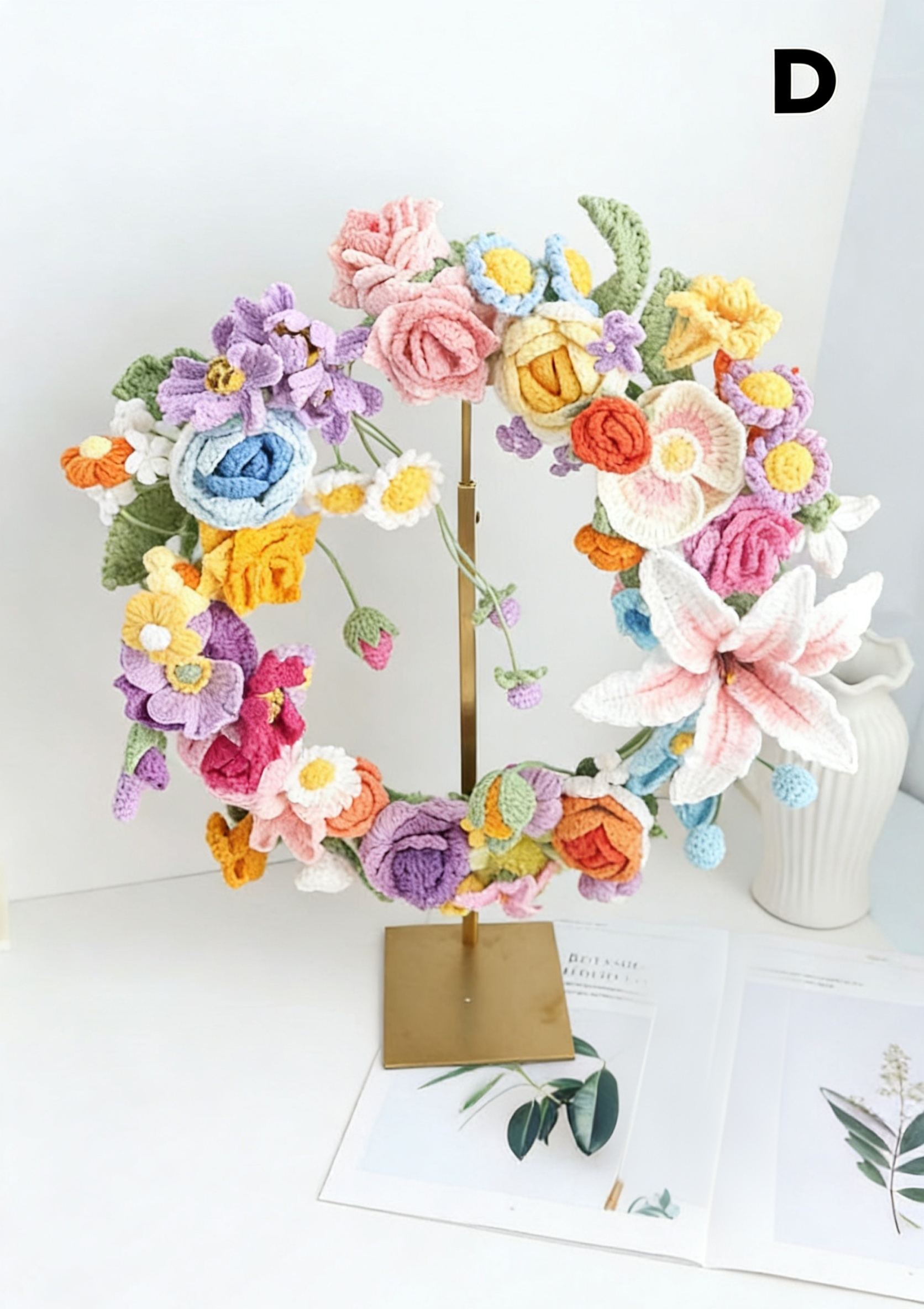 Couronne de fleurs printanière au crochet pour décoration de porte