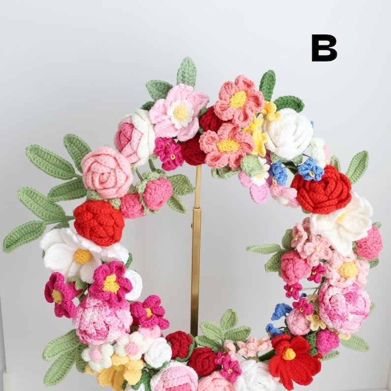 Couronne au crochet faite main pour décoration printanière intérieure