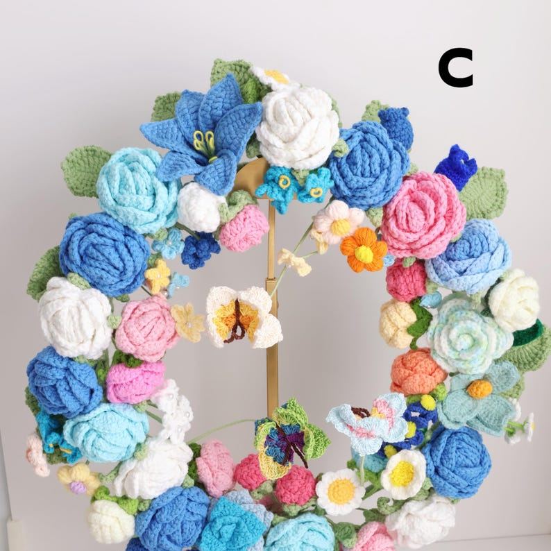 Couronne au crochet faite main pour décoration printanière intérieure