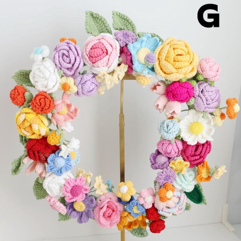 Couronne au crochet faite main pour décoration printanière intérieure