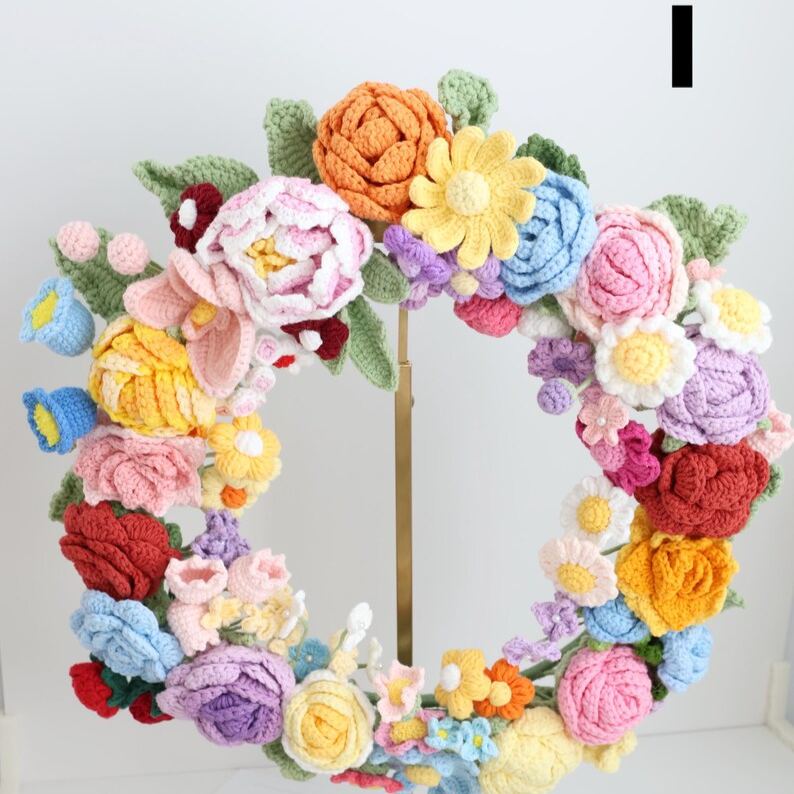 Couronne au crochet faite main pour décoration printanière intérieure