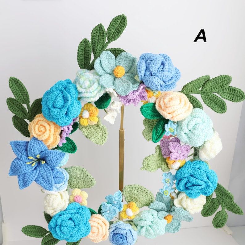Couronne florale au crochet pour porte et décoration maison printanière