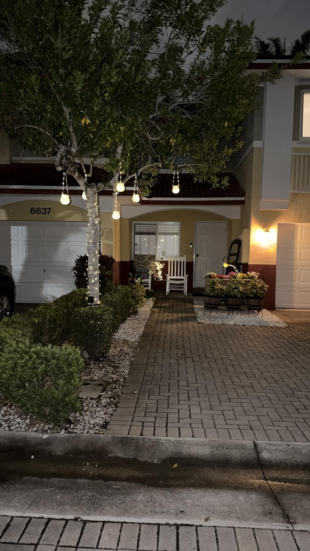Beautiful and reliable outdoor lights!
