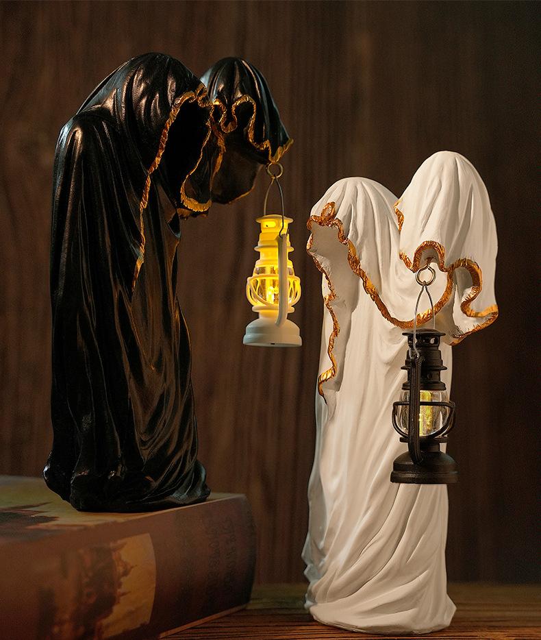 🔥2026 Handcrafted Ghost Wizard Lantern Ornament
