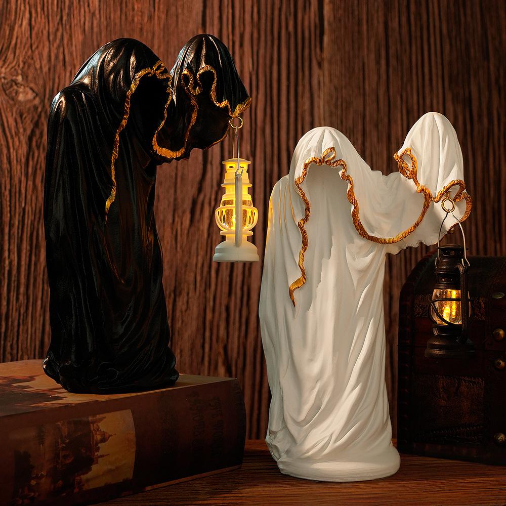 🔥2026 Handcrafted Ghost Wizard Lantern Ornament