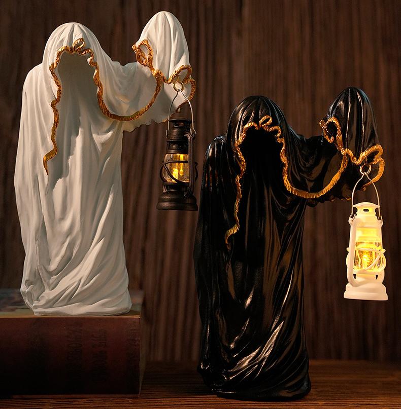🔥2026 Handcrafted Ghost Wizard Lantern Ornament