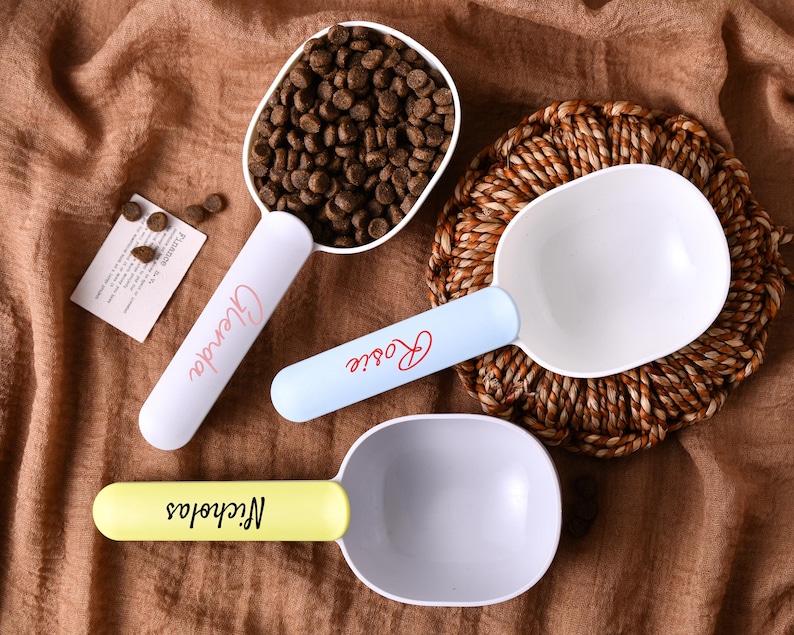 Dog Food Scoop with Bag Clip: Custom Pet Gift