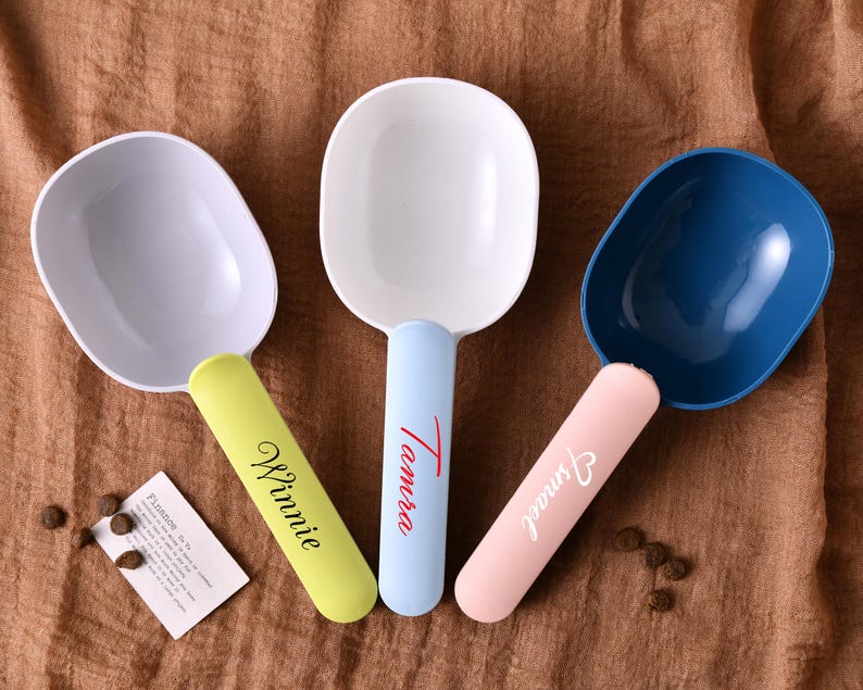 Dog Food Scoop with Bag Clip: Custom Pet Gift