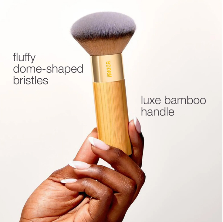 Fluffy dome foundation brush