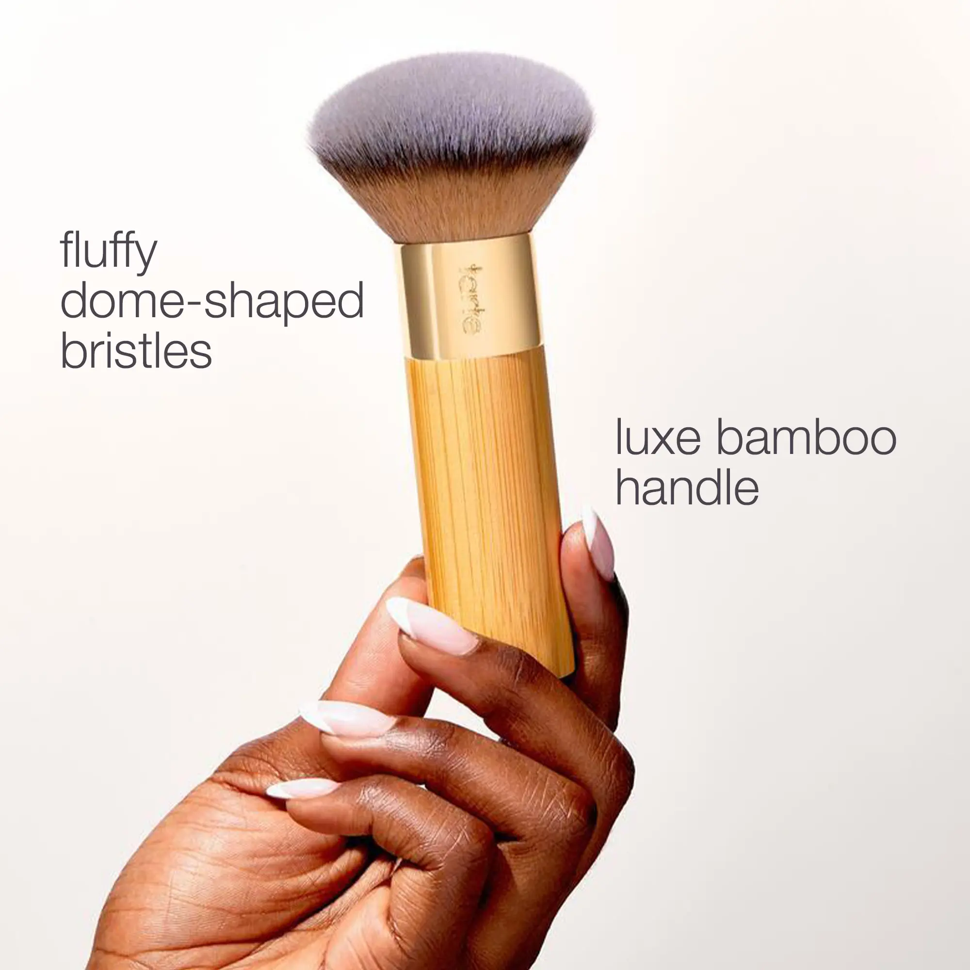 Fluffy dome foundation brush