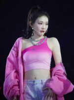 Pink Gradient Asymmetric Crop Top | Ningning – Aespa