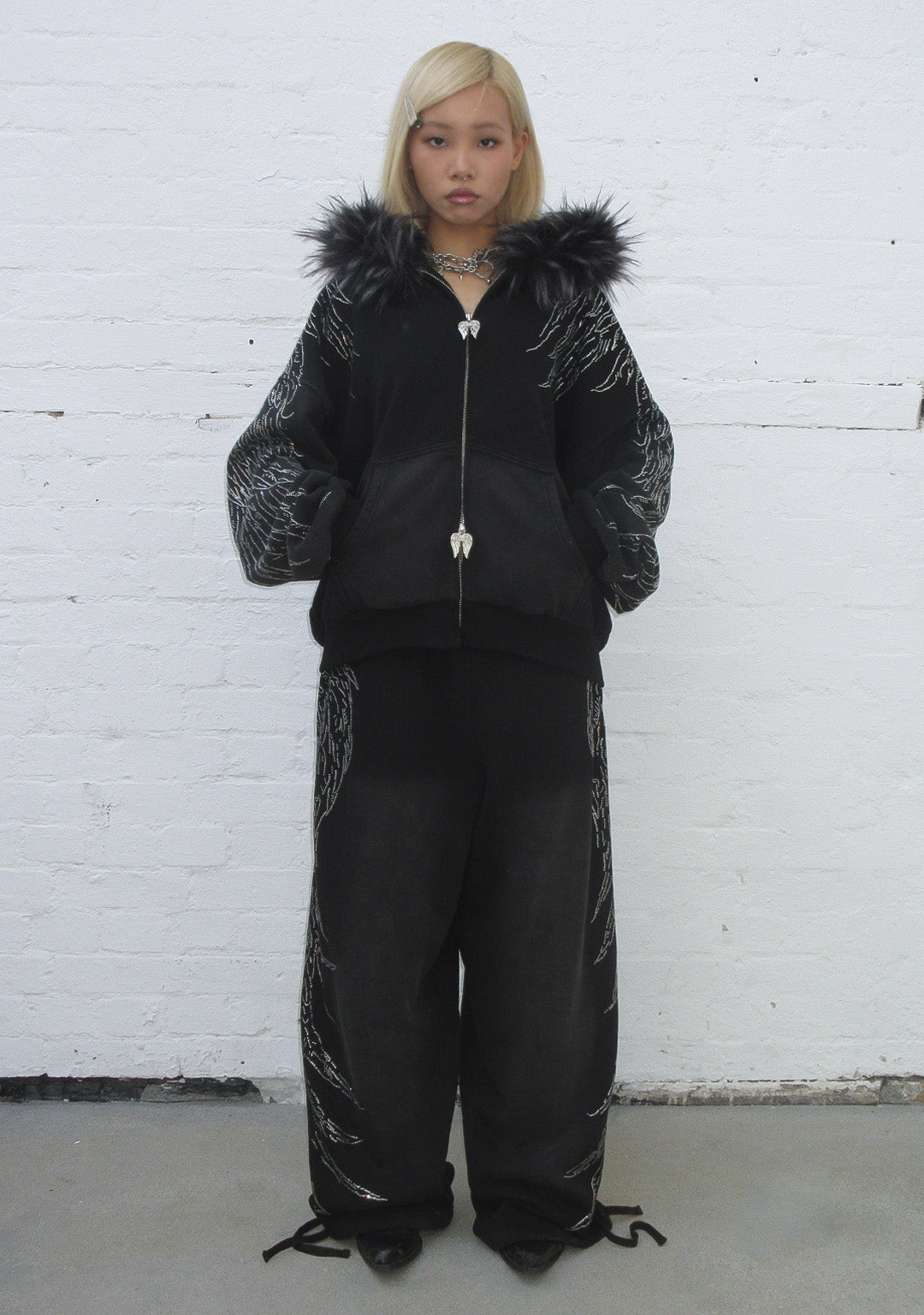 RHINESTONE OVERSIZED SWEATPANTS WASHED BLACK
